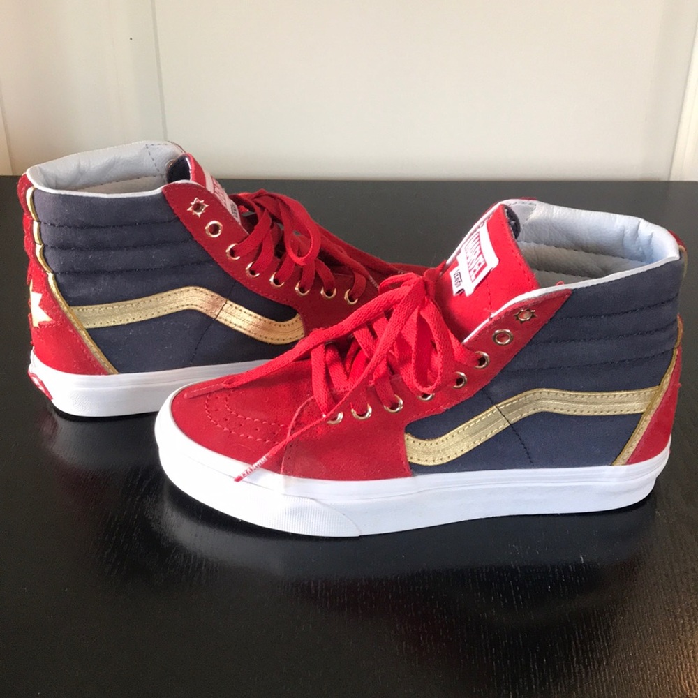 Vans Sk8-Hi Captain Marvel